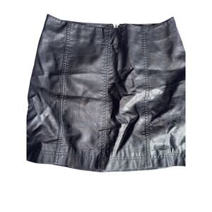 "FREE PEOPLE" VEGAN BLACK LEATHER SKIRT SIZE 6